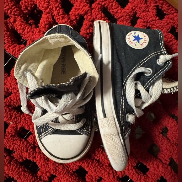 Converse Black and White High-Top Sneakers Classic Canvas Design - Picture 2 of 3